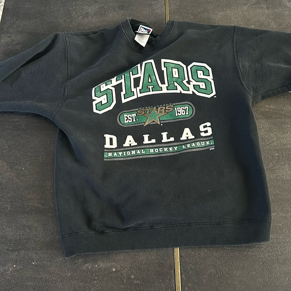 Men’s size medium Dallas Stars sweatshirt